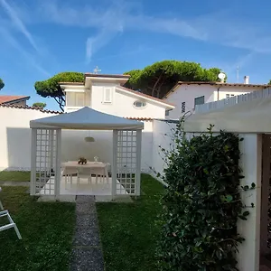 Appartamento Minzoni94 - Twobedroom+garden, Lido di Camaiore